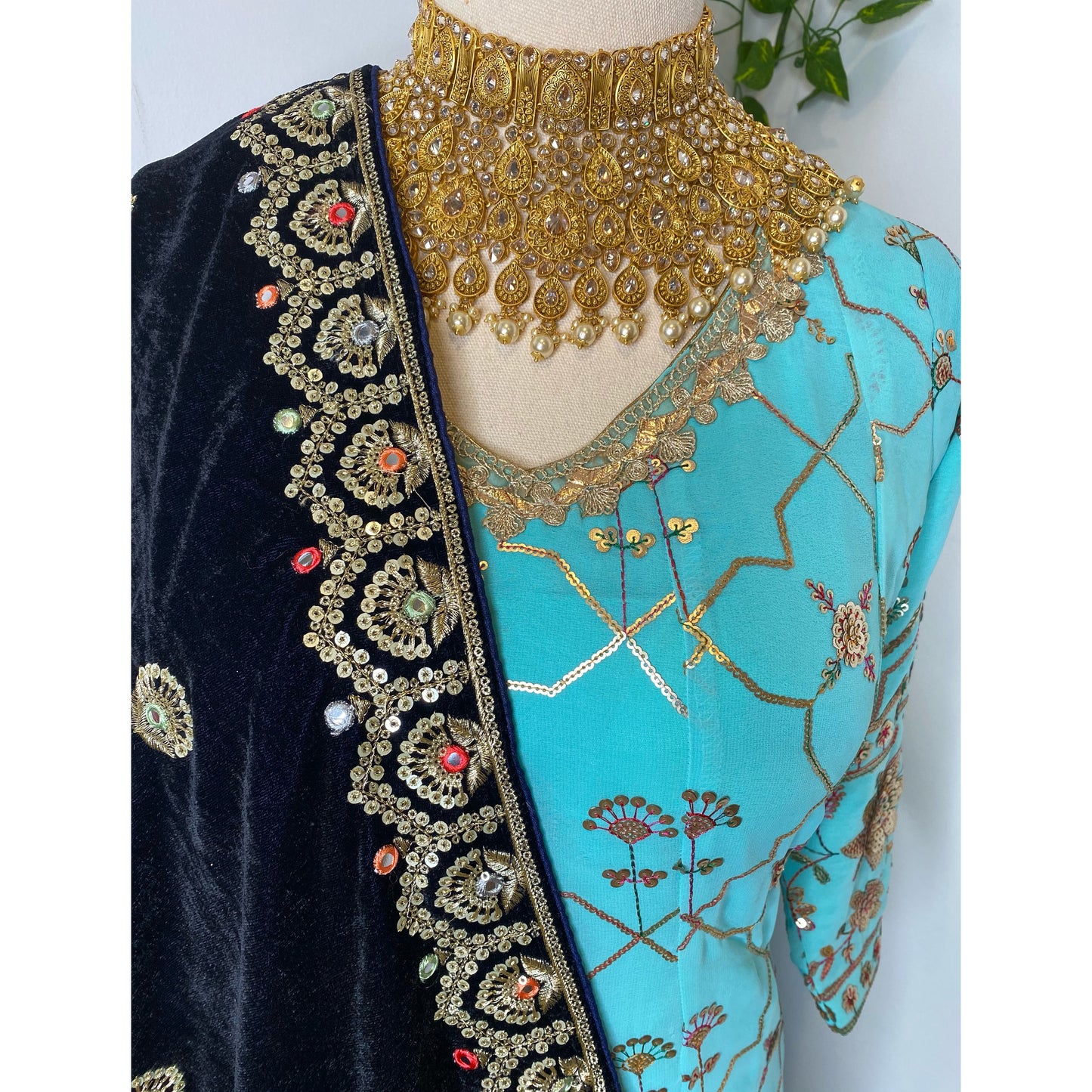 Sirat velvet shawl (navy blue)