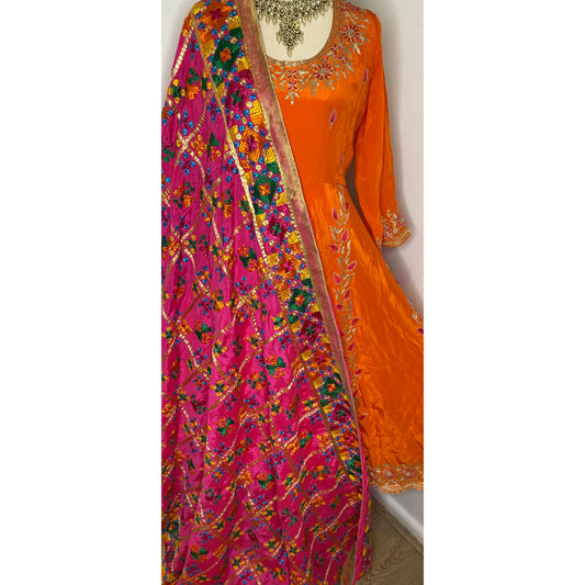 Samaira phulkari