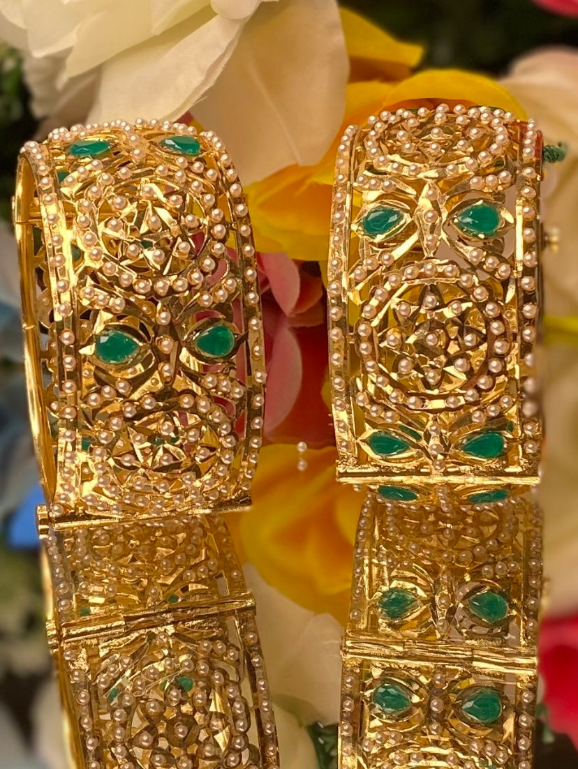 Preet Bangles (Emerald)