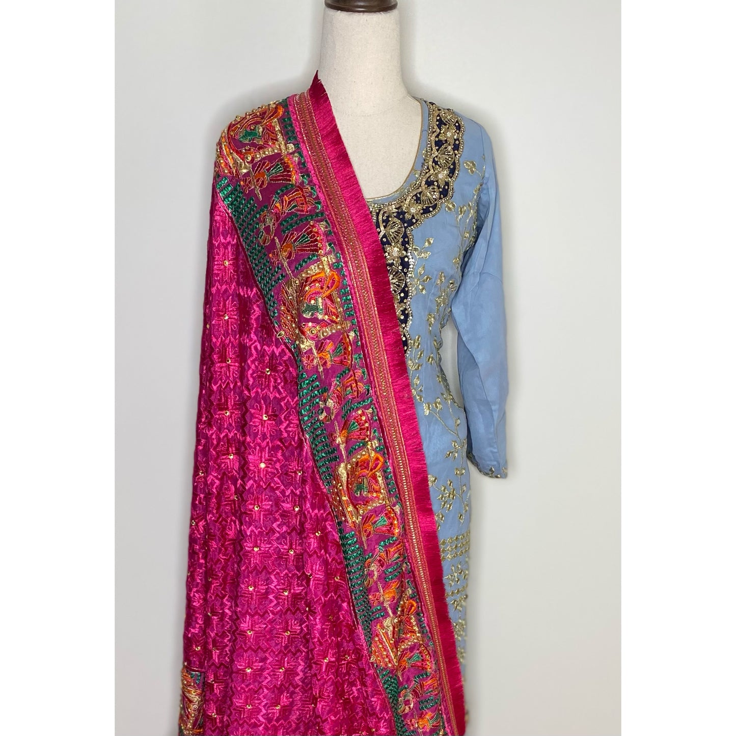 Sukhmeen phulkari (hot pink)