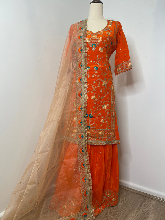 Seerat gharara suit