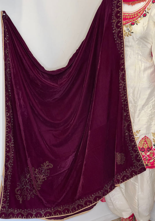 Dia velvet shawl